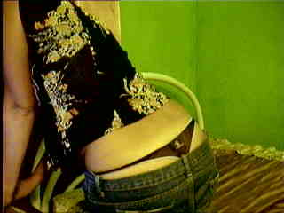 Kinky girl with tight jeans teasing and sho - XXX Dessert - Picture 5