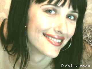 Gorgeous brunette in sexy lingerie presenti - XXX Dessert - Picture 4