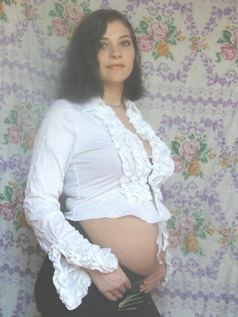 Extremely beautiful and luxurious pregnant  - XXX Dessert - Picture 2