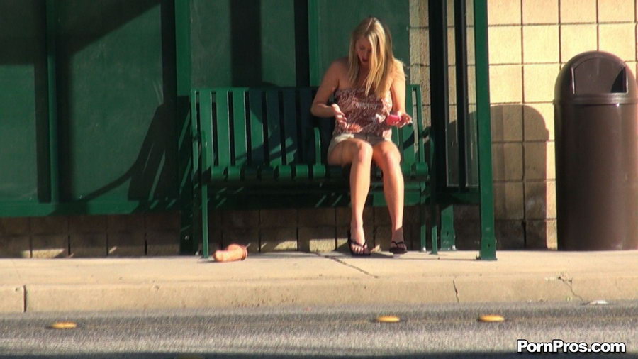 He gave her phallus-shaped dildo and had the fastest nude in public disappearance! - XXXonXXX - Pic 16
