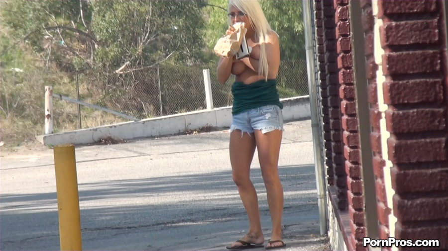 Turned her into hysterical sex in public undresser right on the pavement! - XXXonXXX - Pic 15