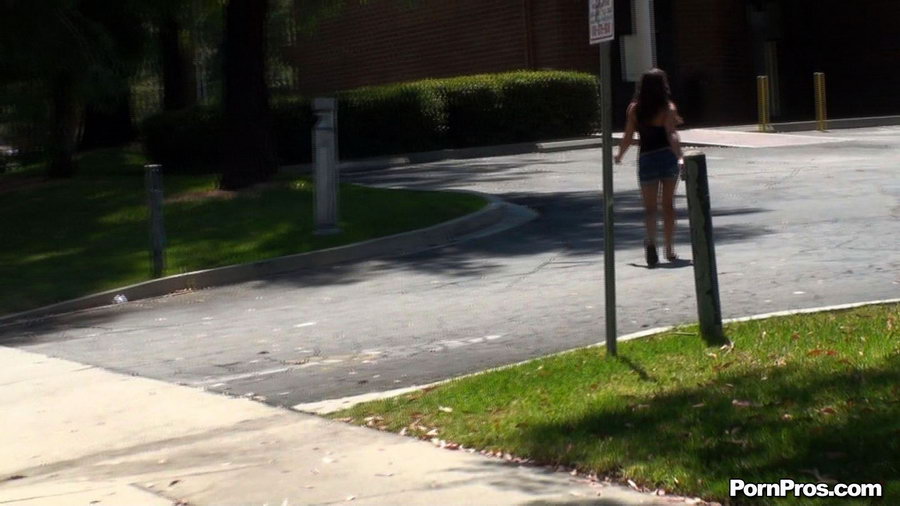 He got her top off her bosom in the hottest public sex place! - XXXonXXX - Pic 4