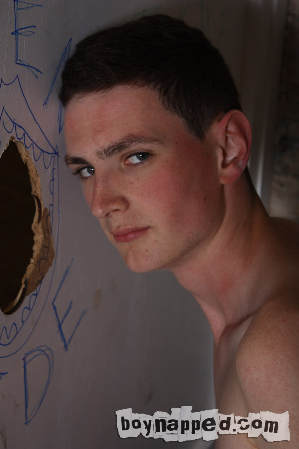 That one is sucking free xxxgay thing through glory hole - XXXonXXX - Pic 3