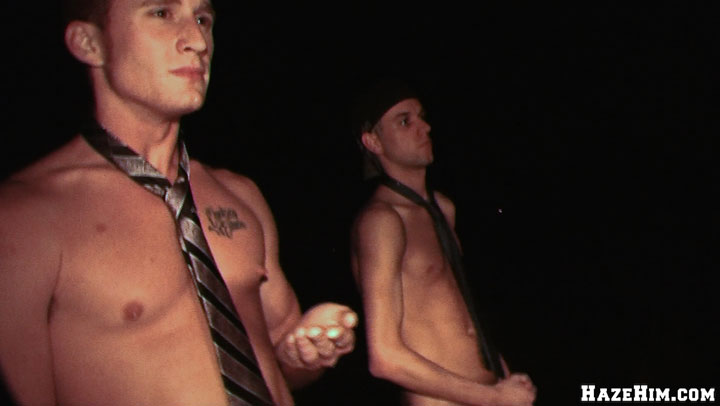 Semidarkness is the best time for sucking off gay fuck cucumbers - XXXonXXX - Pic 12