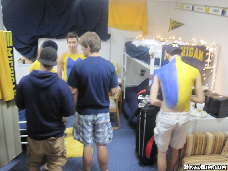 Let me have some Gay Sex pleasure with that band of lovers! - XXXonXXX - Pic 1