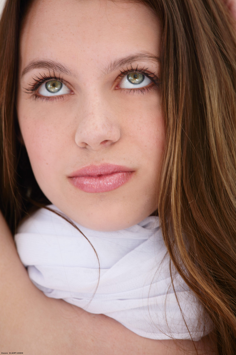 Erotic awesome pics of naked teen brunette  - XXX Dessert - Picture 6