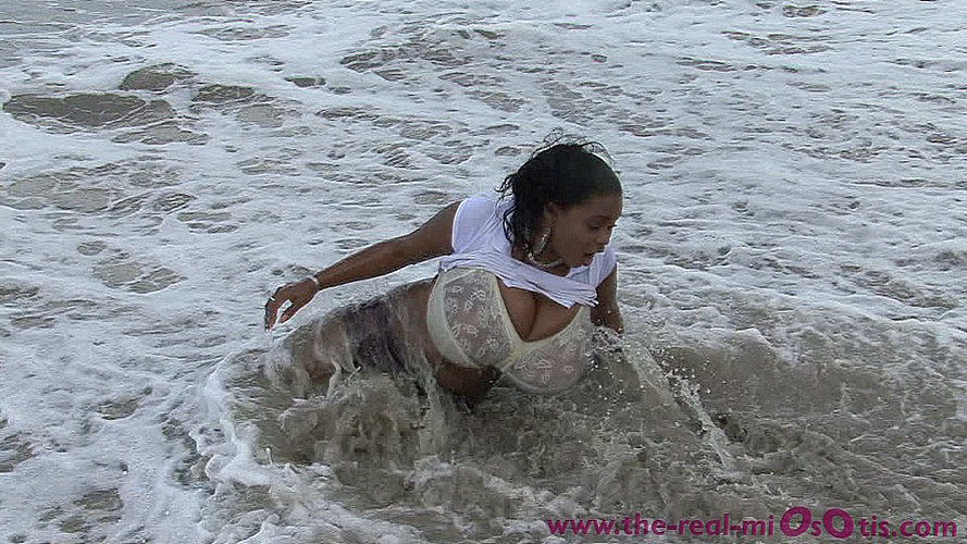 Playful black plumper teasingly playing wit - XXX Dessert - Picture 3