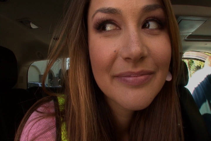 Dirty slut enjoys getting her snatch stretc - XXX Dessert - Picture 3