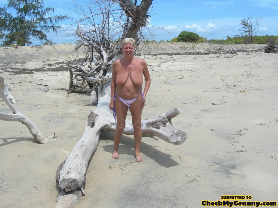 Fat mature housewife with enormous breasts  - XXX Dessert - Picture 8