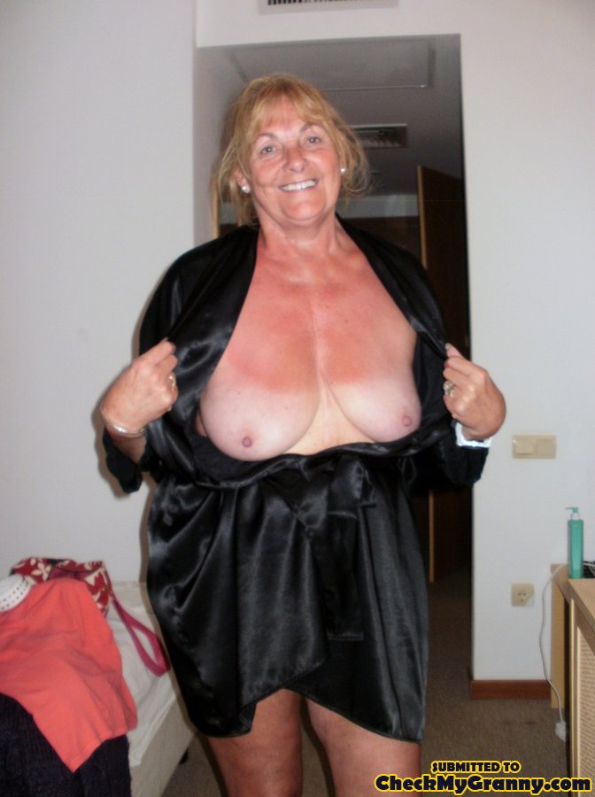 Chubby Shaved Granny - Chubby blonde granny with huge melons willi - XXX Dessert - Picture 3