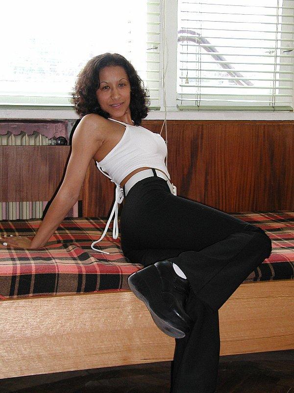 Sultry Indian slut pulls her panties into h - XXX Dessert - Picture 1