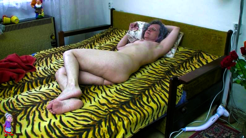 Sure that music can do good to your mature porn?. - XXXonXXX - Pic 1