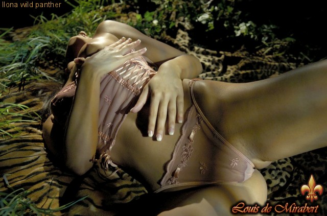 Gorgeous babe in sexy lingerie laying on th - XXX Dessert - Picture 3