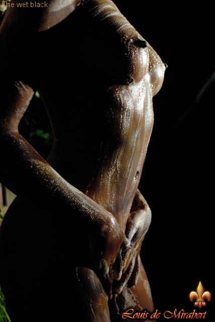 Bodacious ebony chick demonstrating her sex - XXX Dessert - Picture 3