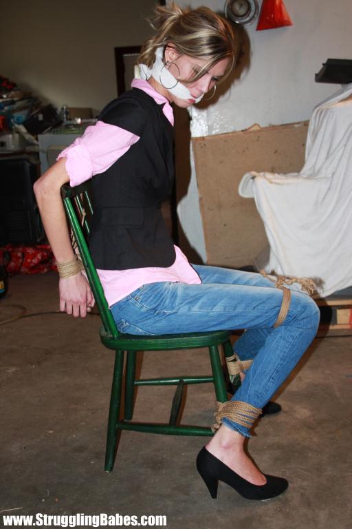 Ponytailed chick in jeans and jacket gets t - XXX Dessert - Picture 9