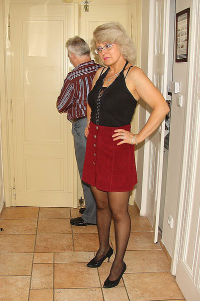 This guy is badly surprised found his mom a - XXX Dessert - Picture 2