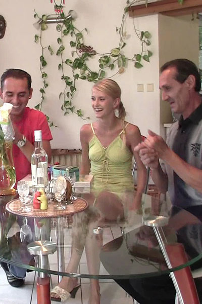 Blonde mom sharing her precious experience  - XXX Dessert - Picture 4