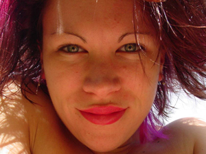 Blonde teen gal in a white shirt shoot herself on the bed - XXXonXXX - Pic 3