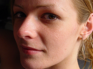 Blonde teen gal in a white shirt shoot herself on the bed - XXXonXXX - Pic 4