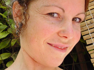 Blonde teen gal in a white shirt shoot herself on the bed - XXXonXXX - Pic 6