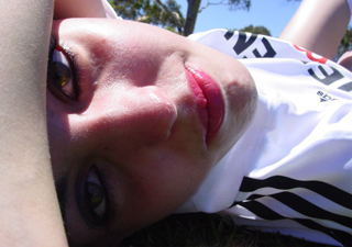 Shaggy brunette teen girl shooting herself on her mobile - XXXonXXX - Pic 4