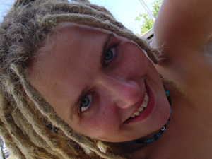 Shaggy brunette teen girl shooting herself on her mobile - XXXonXXX - Pic 6