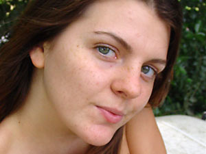 Blonde mom with wavy hair shoots herself for the dating site - XXXonXXX - Pic 1
