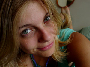Swarthy chick with big juggs shooting herself on her mobile - XXXonXXX - Pic 5