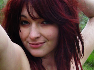 Hot mom with a pierced lip shooting herself on cam for the Internet site - XXXonXXX - Pic 6