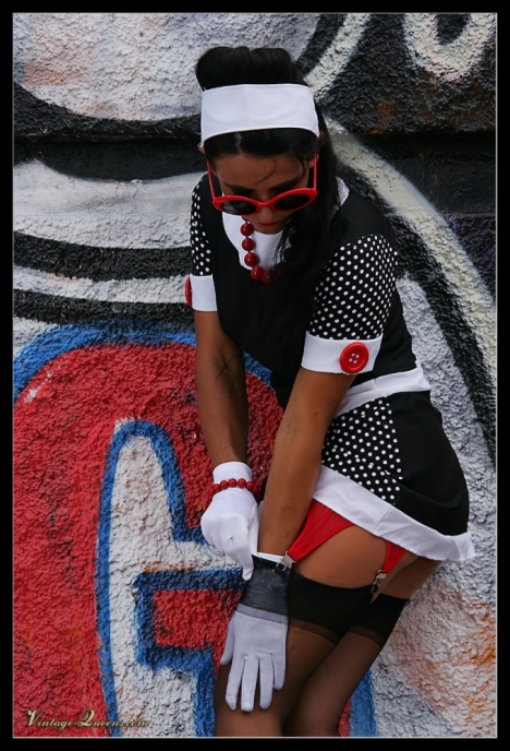 Hot vintage pictures with bodacious brunett - XXX Dessert - Picture 9