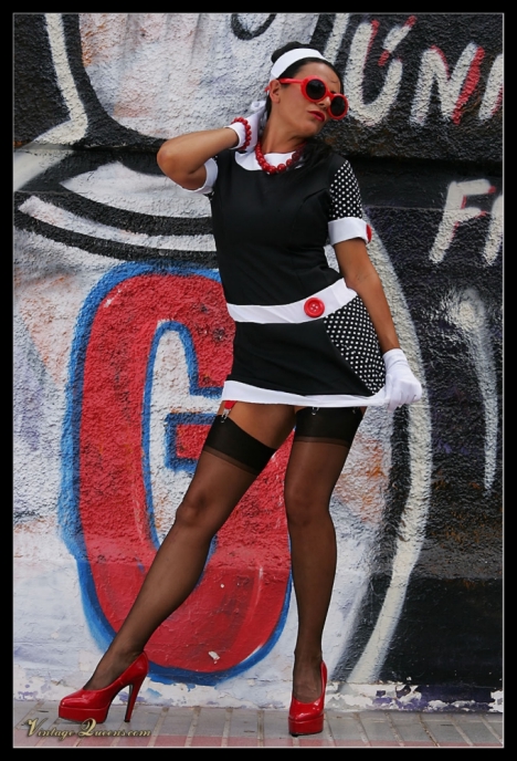 Hot vintage pictures with bodacious brunett - XXX Dessert - Picture 12