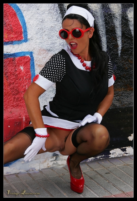 Hot vintage pictures with bodacious brunett - XXX Dessert - Picture 15