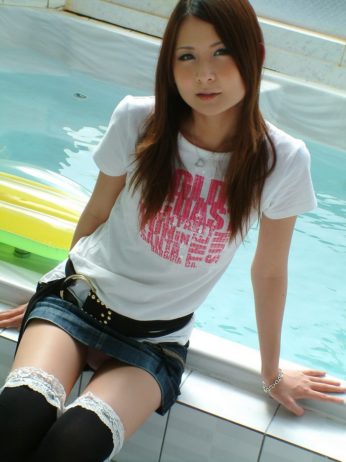 Lovely Asian teen undresses to show off her hot body - XXXonXXX - Pic 3