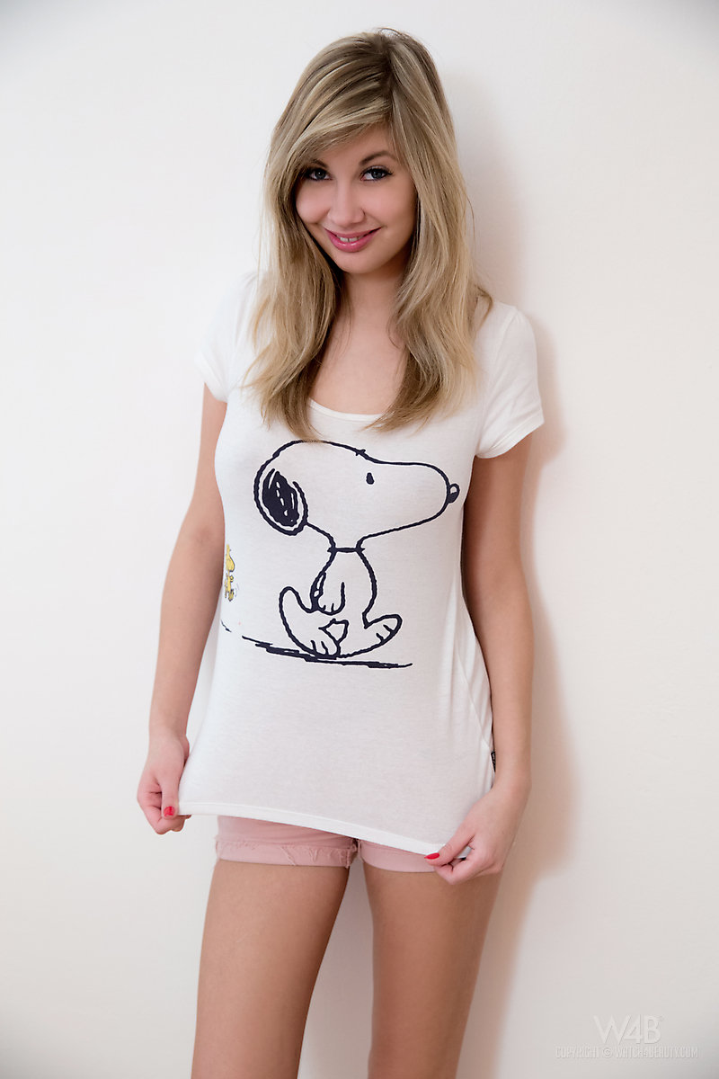 Dude pounds blonde teen's pussy with a glas - XXX Dessert - Picture 6