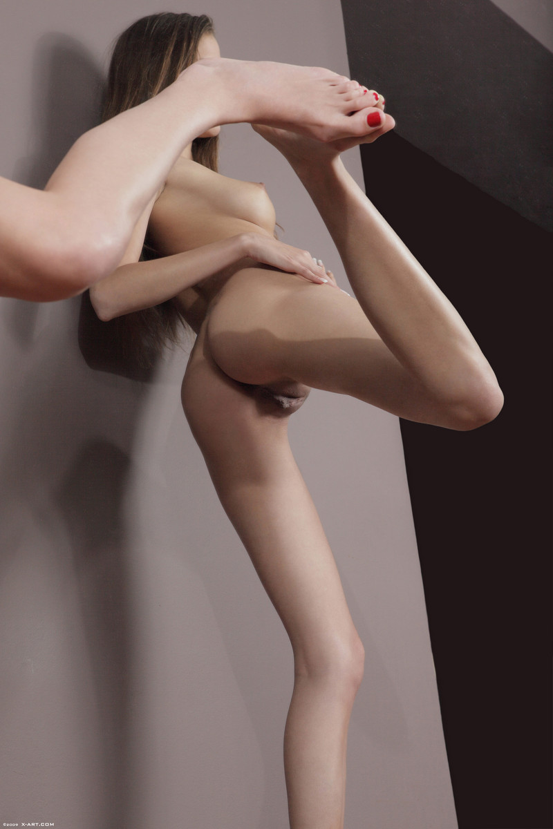 Slim Silvie posing in white pantyhose - XXX Dessert - Picture 5