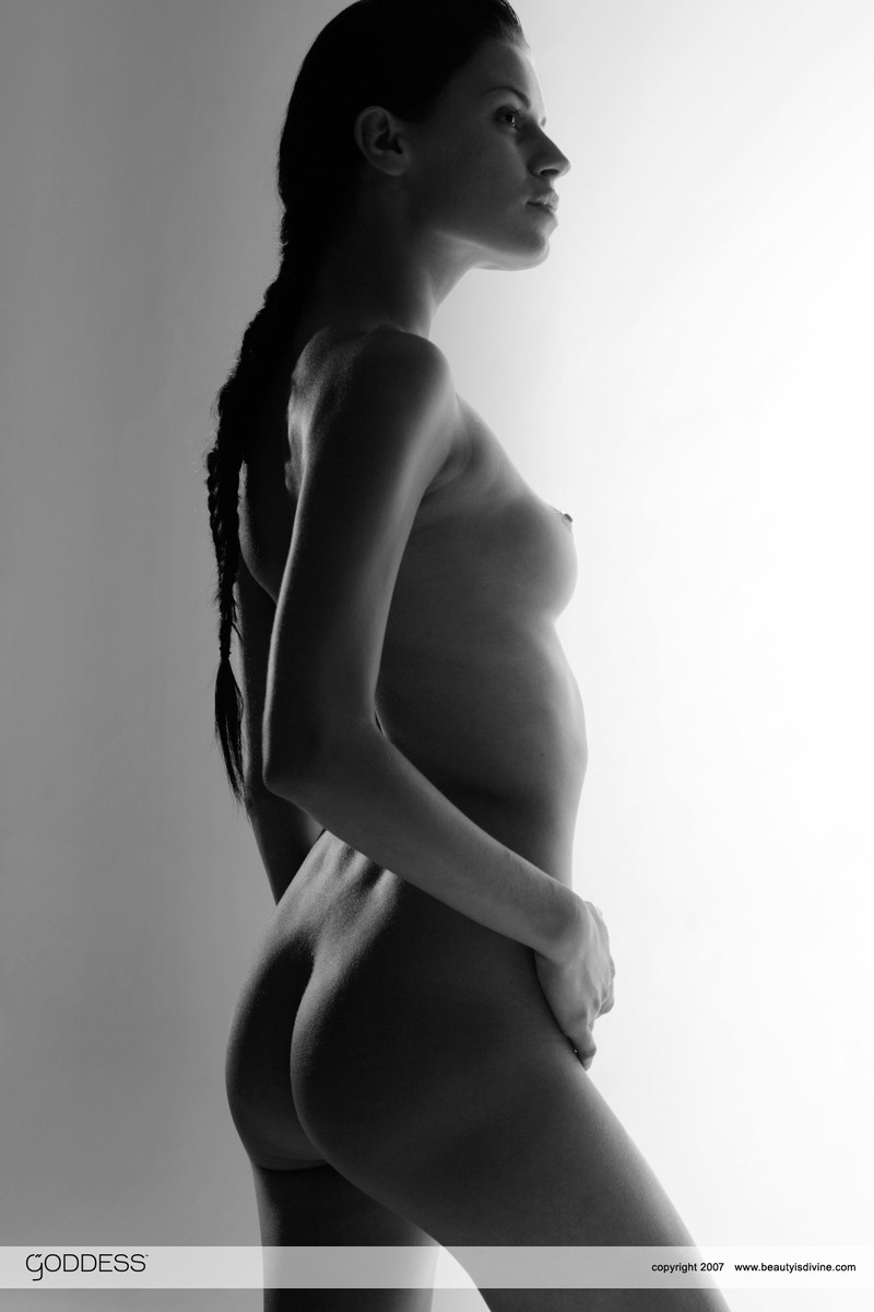 Brunette babe with a braid posing naked fro - XXX Dessert - Picture 5