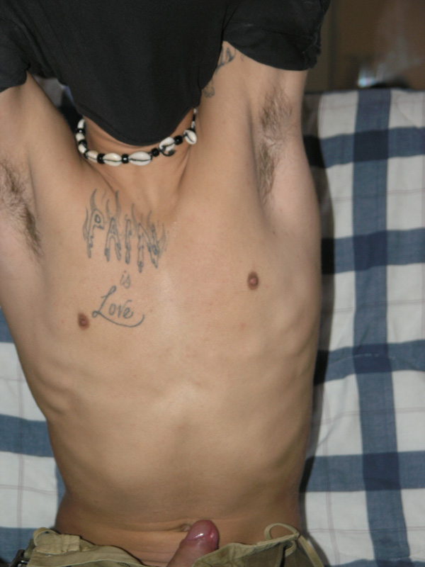 Young horny guy gives a straight guy a head - XXX Dessert - Picture 4