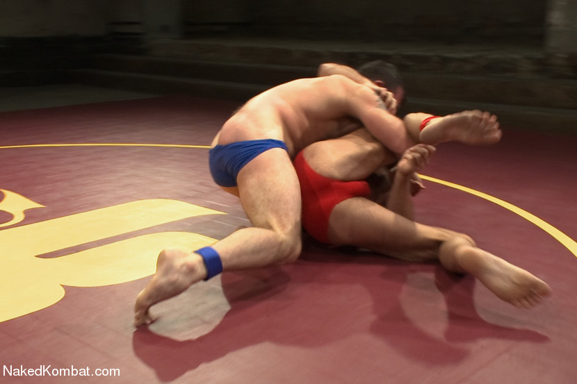 Muscular stud rides coc in ass and gives bl - XXX Dessert - Picture 2