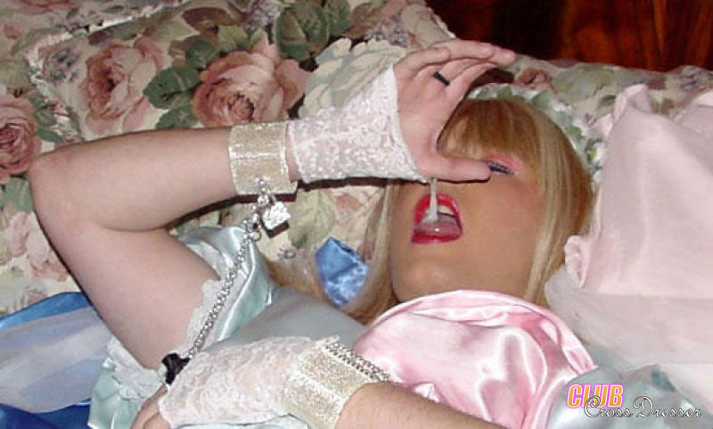 Hot and erotic cock sucking action and cock - XXX Dessert - Picture 6