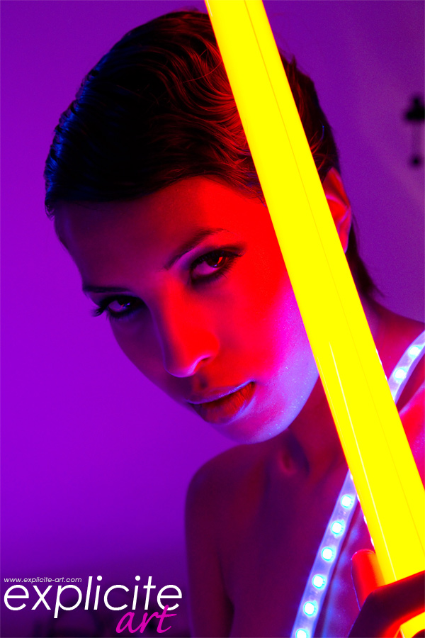 Seductive slim babe with lights looking so  - XXX Dessert - Picture 5
