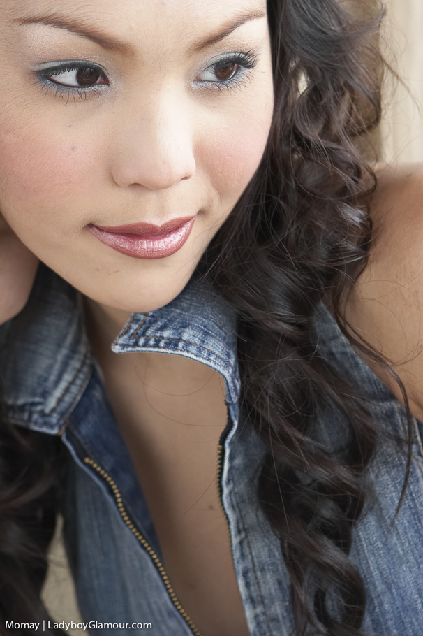 Sticky and sexy plays with her plug - XXX Dessert - Picture 1