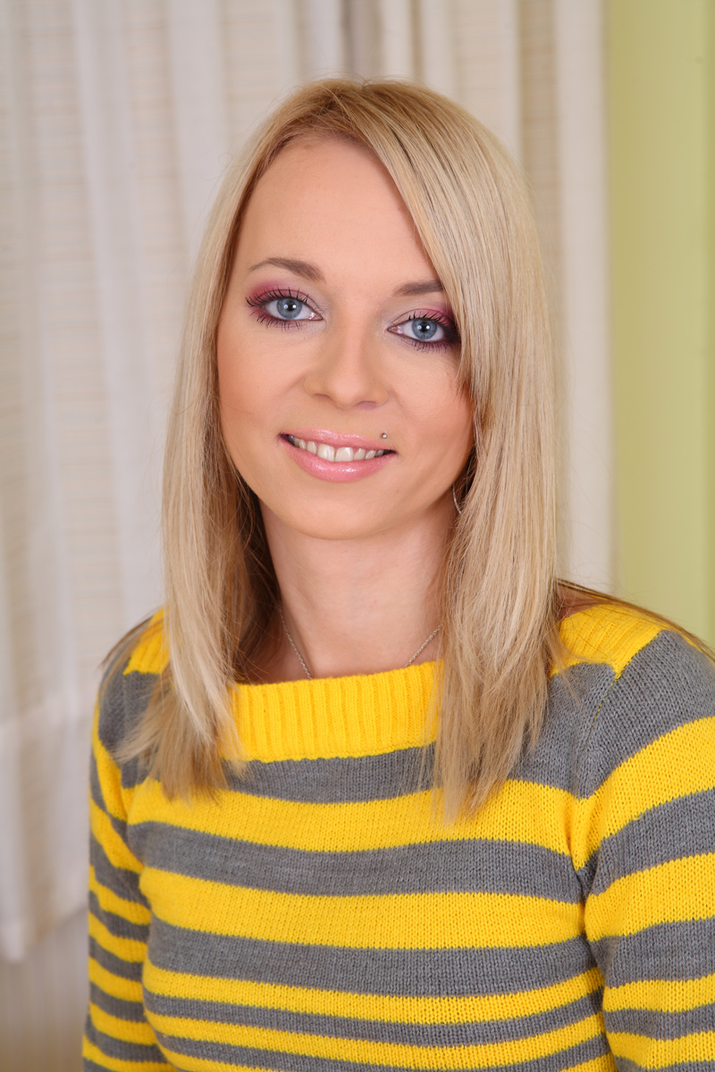 Gorgeous pale teen blond Lona gets her share of pussy action, but only from her fingers. She’s an experienced masturbator, and she takes care of her needs with great care - XXXonXXX - Pic 2