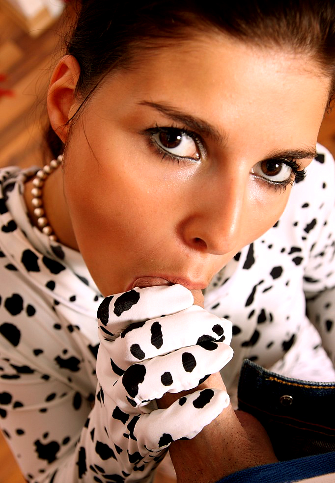 Awesome babe Jane Black in dalmatian suit w - XXX Dessert - Picture 6