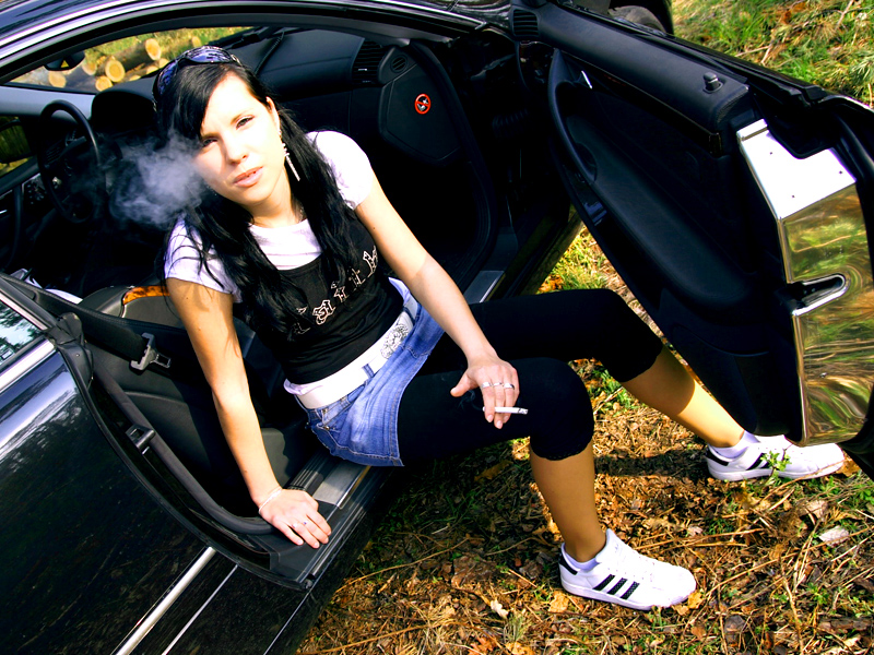 Smoking dark haired Veronica sucking hard s - XXX Dessert - Picture 1