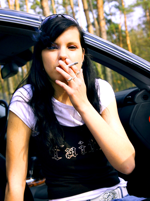 Smoking dark haired Veronica sucking hard s - XXX Dessert - Picture 2