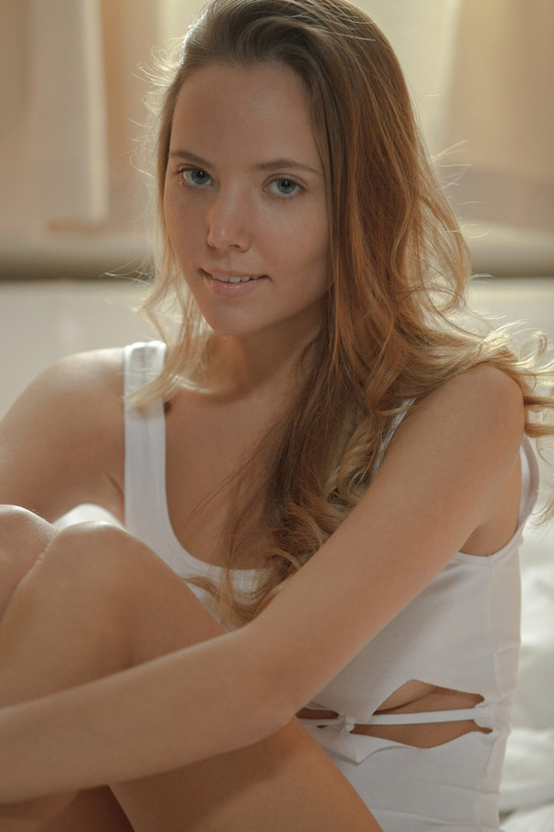 Sexy teen Clover is ready to undress for yo - XXX Dessert - Picture 1