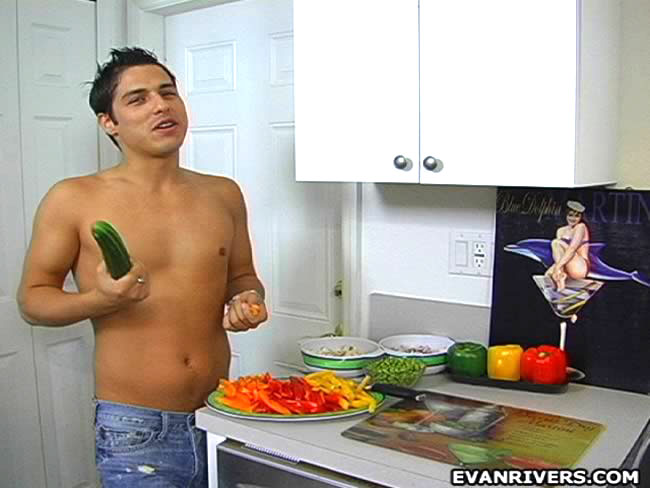 Naughty cook decides to jerk and wank his h - XXX Dessert - Picture 2