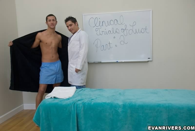 Evans plays naughty doctor as he takes cock - XXX Dessert - Picture 2