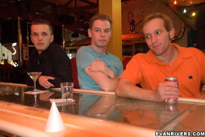 Guy meets at bar and visit the restroom for - XXX Dessert - Picture 1