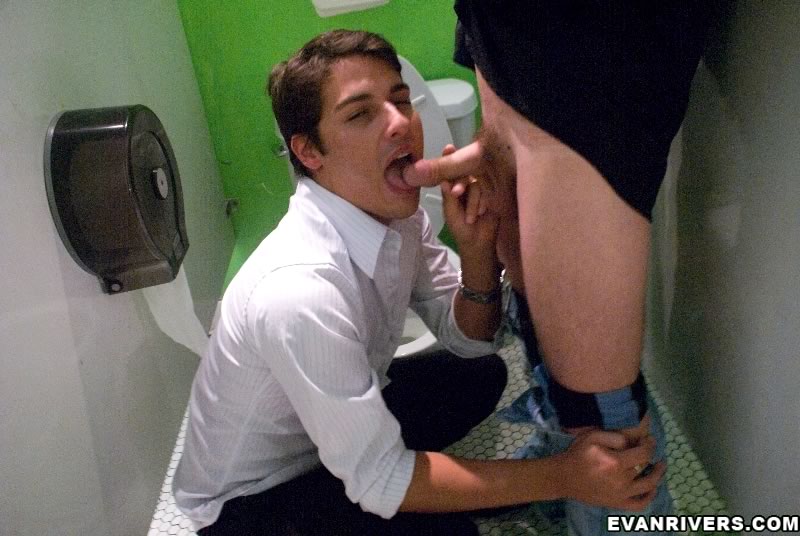 Guy meets at bar and visit the restroom for - XXX Dessert - Picture 9